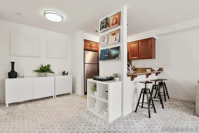 Modern Hillcrest Newly Furnished Condo w/ Rooftop