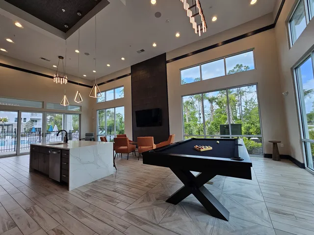 Riverfront Living Jacksonville Airport Nearby