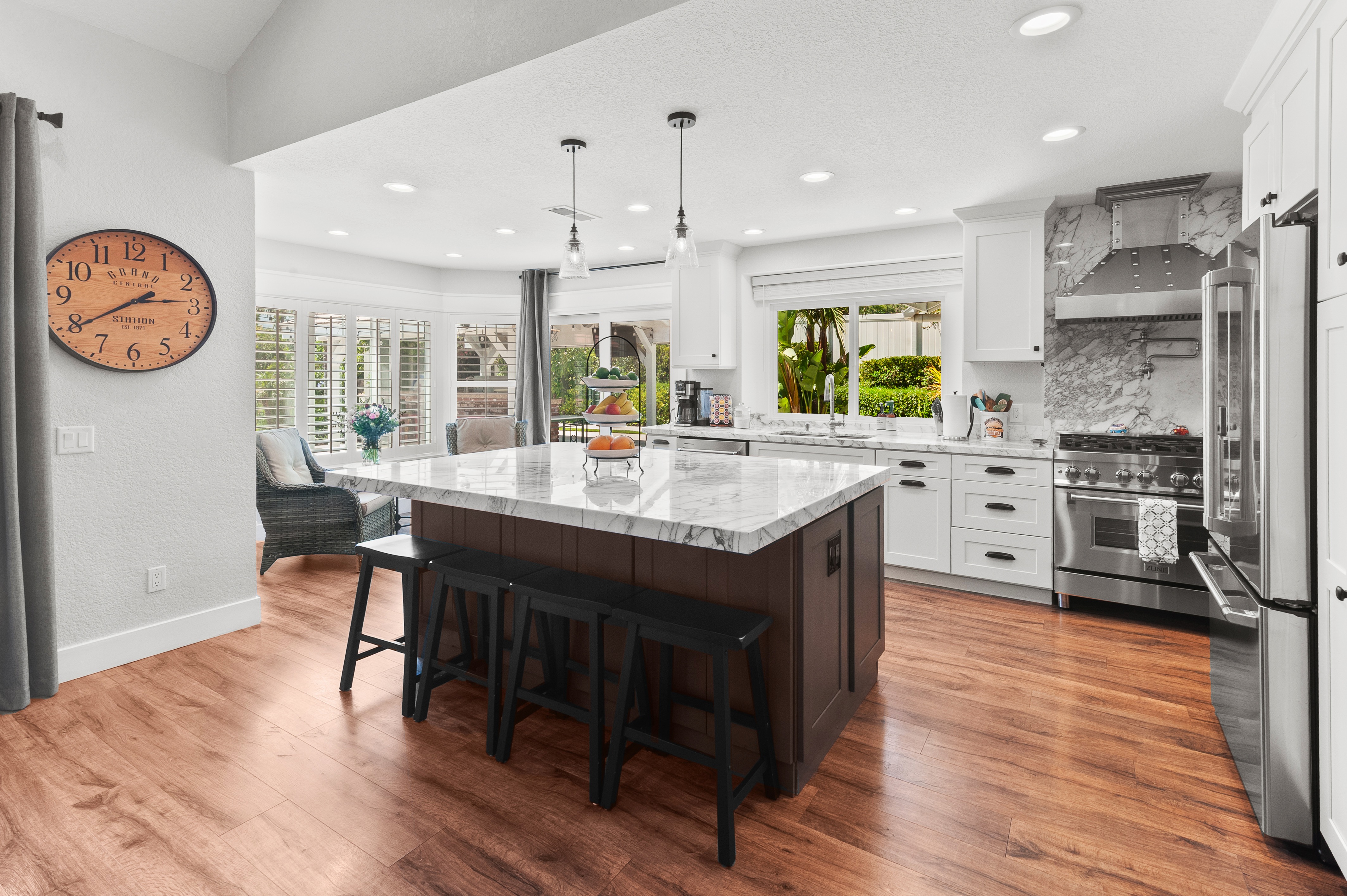 Luxury Resort Home: Corporate & Insurance Stay