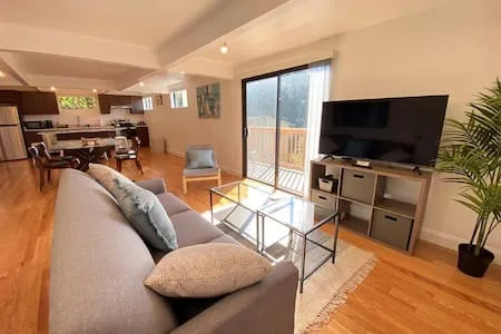 Modern Zen - Large 2 Bedroom in Oakland Hills
