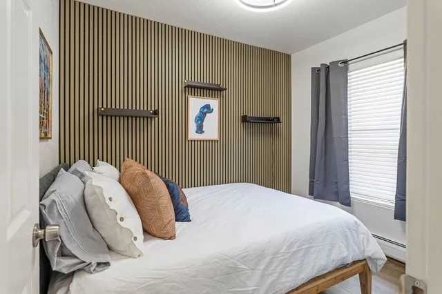 Cozy Clarkson Condo - Heart of city center!