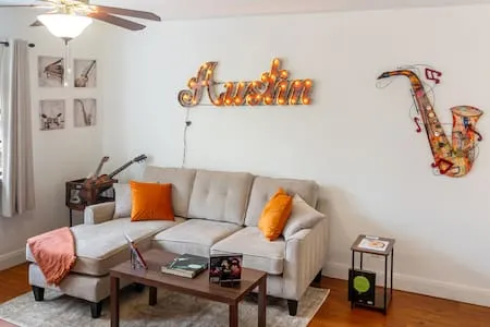 The Music House: fun unique vibe