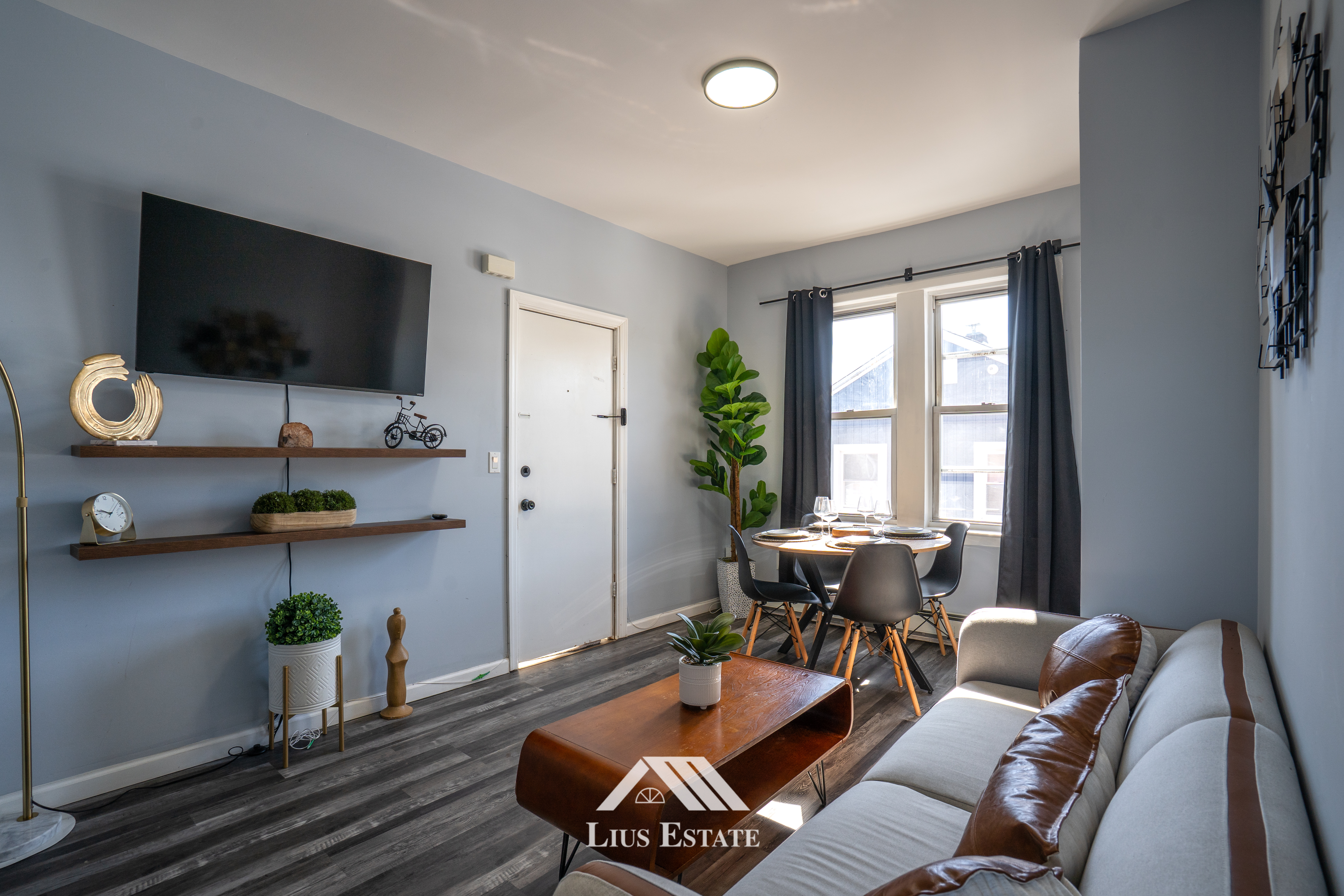 Family Unit 3BR | Parking, Laundry - Pets Welcome!