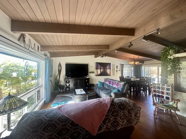 Charming three bedroom house with pool and hot tub