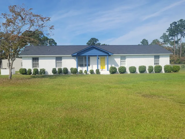 Peace & quiet close to all amenities.