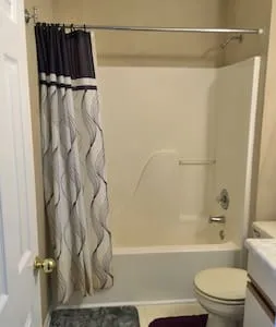 Economical Home * Private Bedroom * 3 Shared Baths
