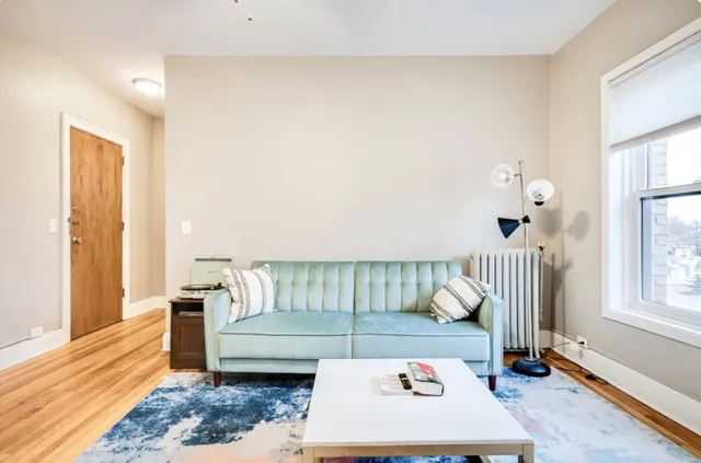 Adorable Unit near Downtown Minneapolis