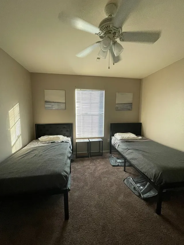 Comfortable Rooms for Rent in a 3 Bedroom/2 Bath