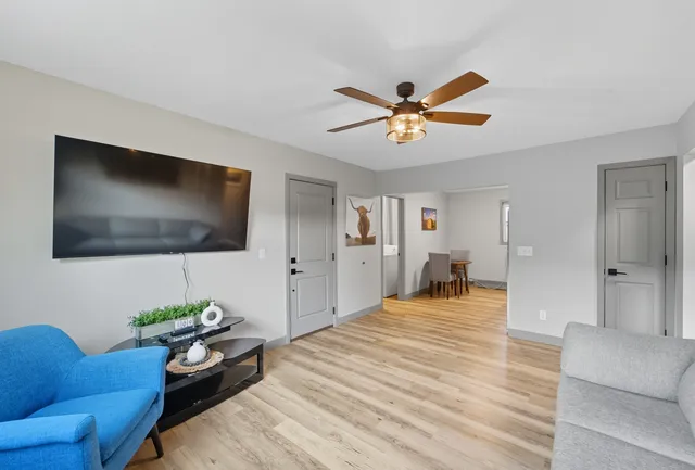 Quiet 2BR / Pets OK / In-Unit Washer / Parking