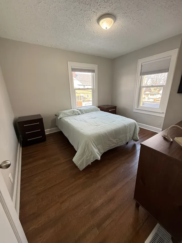 Fully Furnished 3 Bedroom 1 Bath in Indianapolis