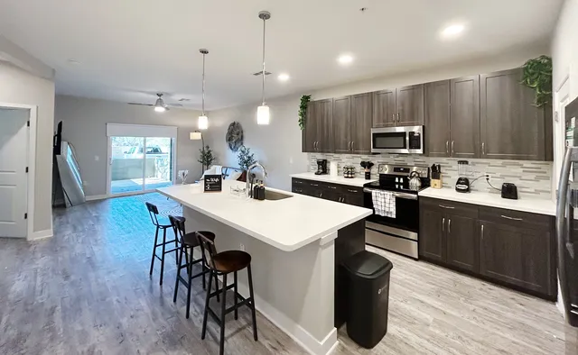 Cozy Resort Apt | Pool | Gym | 1 Mile to Marriott