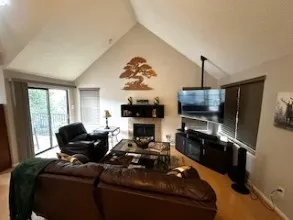 Stylish, Guarded Condo in Houton Medical Center