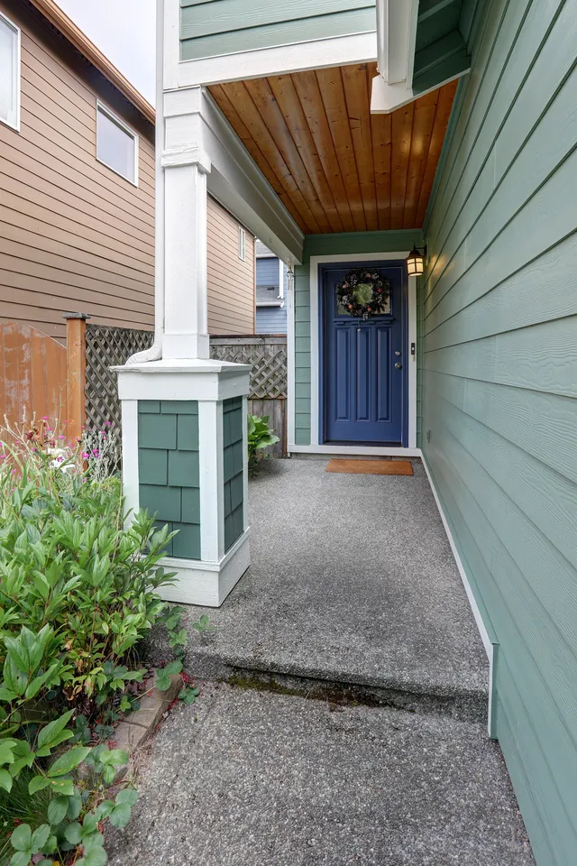 Fully Furnished 3BR/2.5BA Bothell Home for Rent