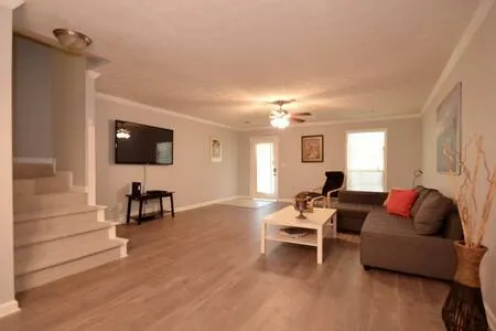 Modern 2BR Townhome, Sleeps 6,Near ATL