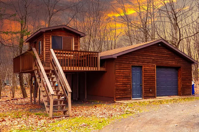 Luxe Poconos Chalet/Treehouse-Jacuzzi, Sauna, Gym