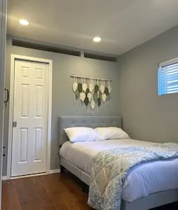 Modern Newly Renovated Private Studio