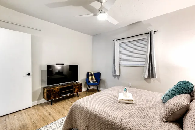 Vir5 - Roomy 2BR Apartment Near Miami Airport