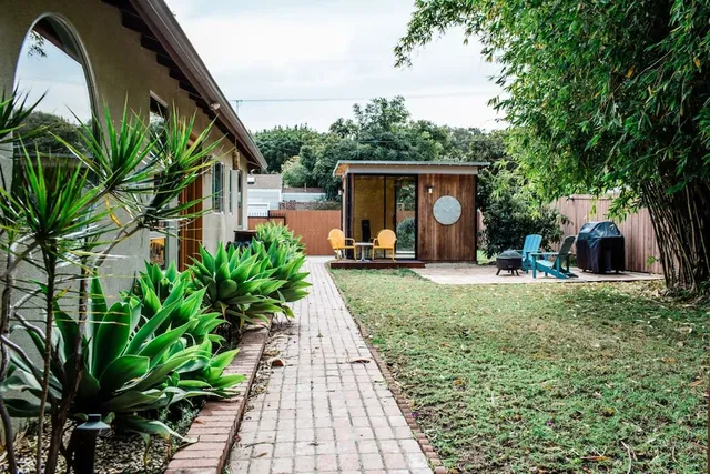 Quiet Refuge - Outdoor Space - Workdesk