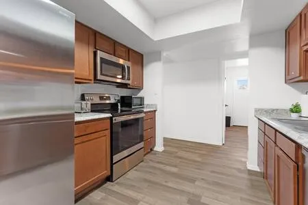 Contemp. Phoenix Room for Rent