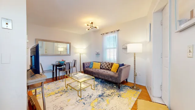 Furnished 2-Bed, Laundry, AC, Near Northeastern
