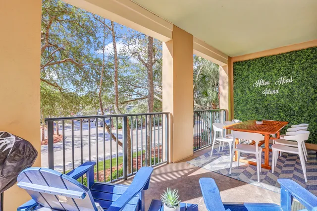 HHI Condo 1 block to Beach & 60+ shops/restaurants