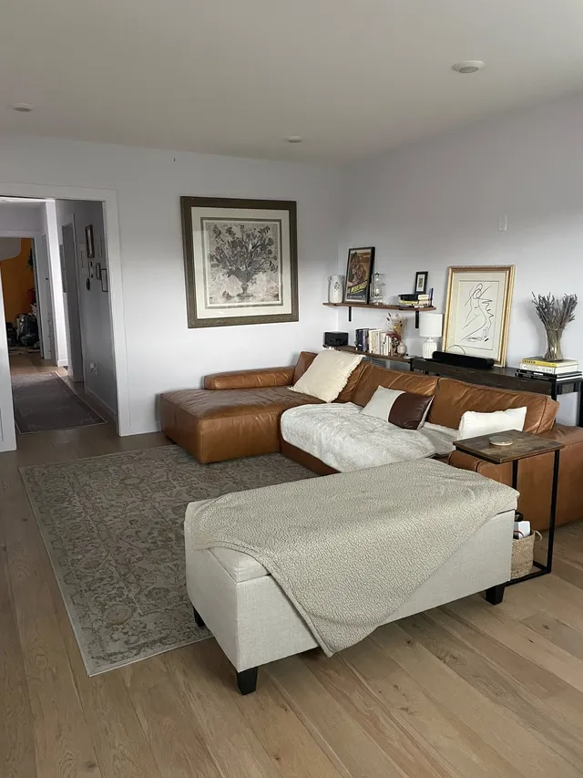 Quiet 4-plex Unit in East Hollywood