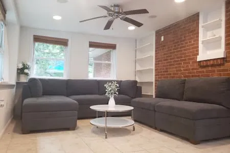 Oasis Near DC- Deck, Fireplace, Long Term Stay, DC