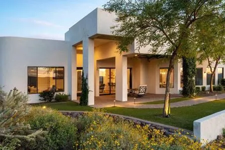 Luxury Escape w/ Mountain Views