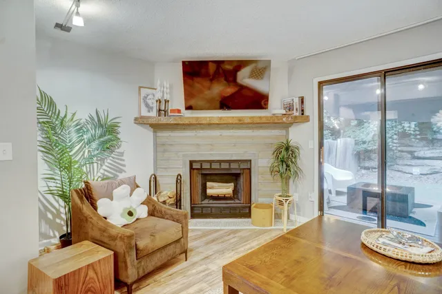 KContemporary Townhouse