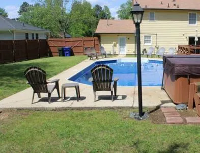 Luxurious Home w/ Pool & Spa