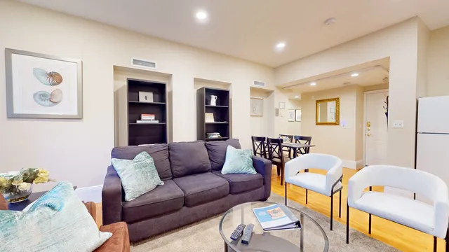 Newly Renovated 2-Bed, Back Bay near MGH, BU, MIT