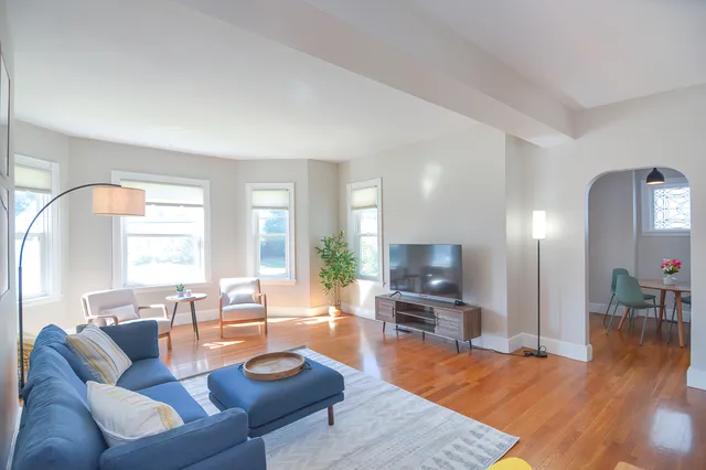 Location! Renovated, Modern Urban Retreat!