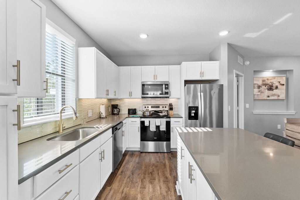 Upscale 2BR Condo with Resort Amenities in Naples