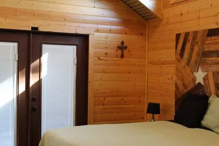 Al's Hideaway Hill Country Splittie Cabin #6