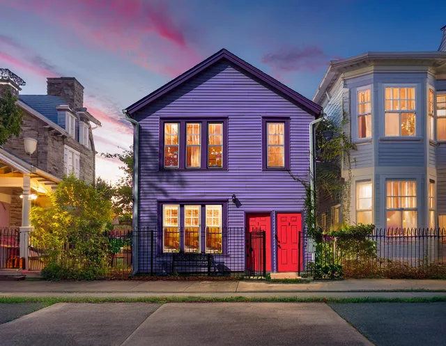 3BR/2BAChi-Town Charm:City-Views*TVs* Parking*Deck