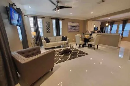LUXURY EXECUTIVE TOWNHOUSE