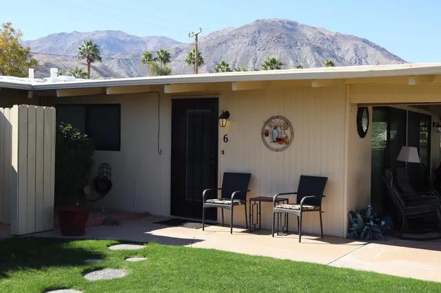 Condo in great location near El Paseo