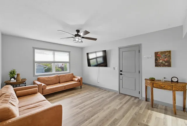 Cozy 2BR / Pets OK / In-Unit Washer / Parking