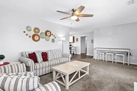Spacious 2bed 2 ba | Walk to Beach | Parking | WD
