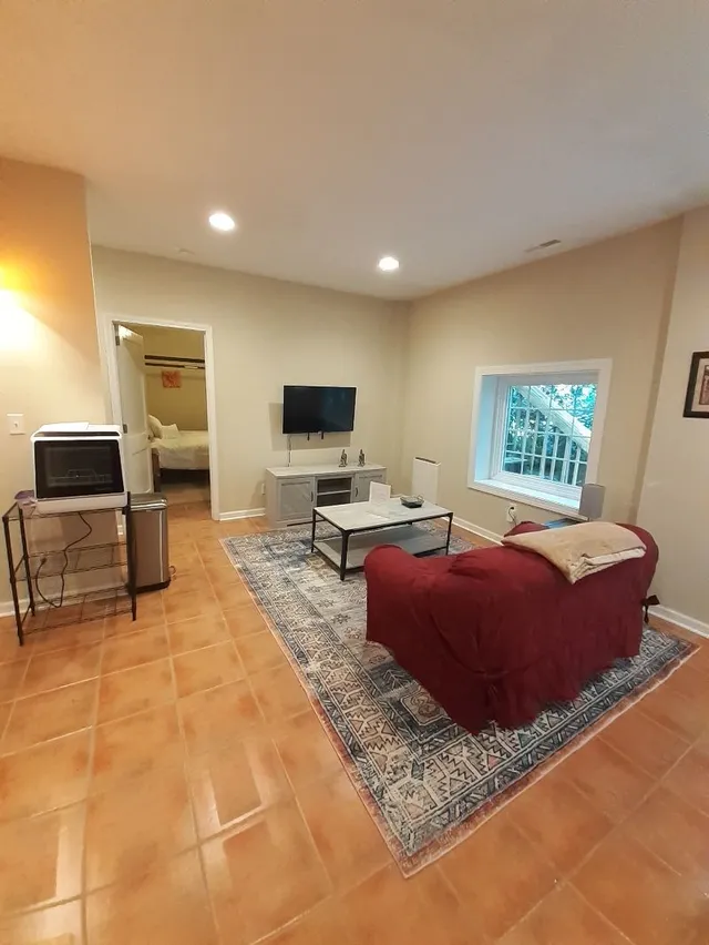 Cheerful bright private safe 1/1 ATL/ Brookhaven