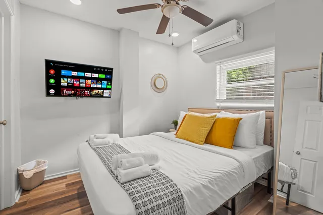 Cute South Philly 1BR | Steps to Passyunk Ave