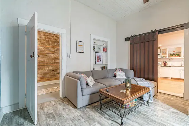 Free parking|Walk to brewery| 8 mins to River walk