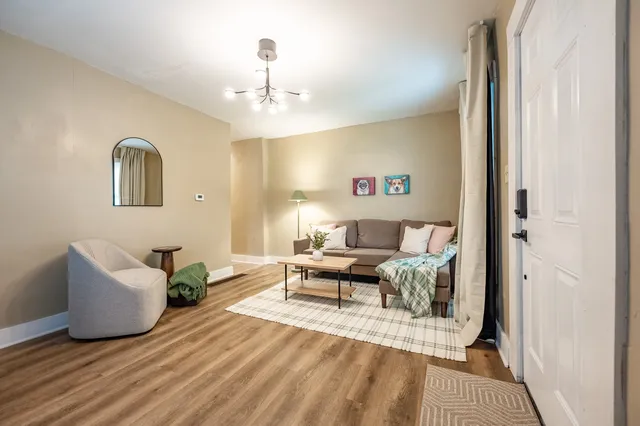 Comfy 1 bed, 1 bath with fenced-in yard at SoBro