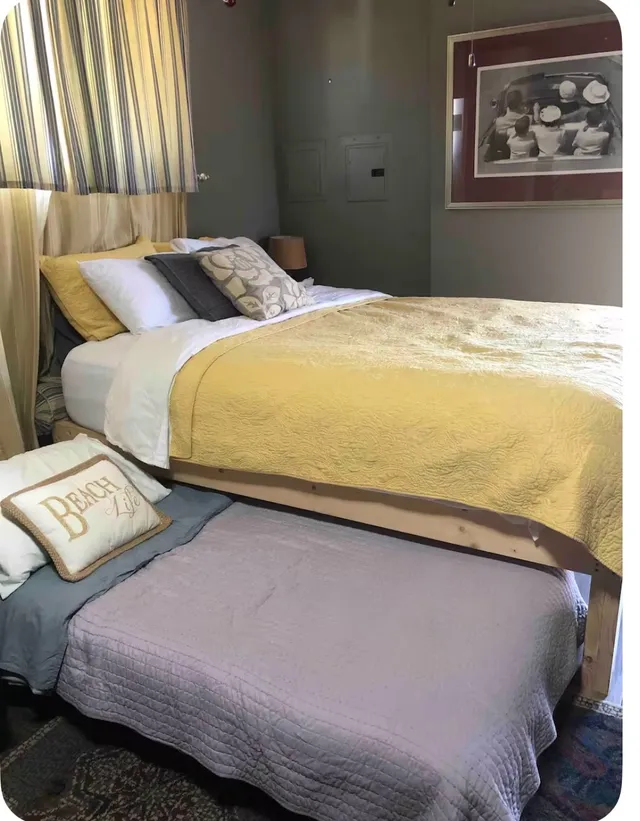 N Downtown HB Studio w/ washer/dryer AC & Parking