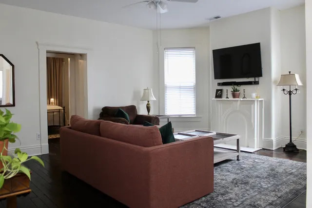 2BR/2BA Near Downtown | Bluebird Duplex (Upstairs)
