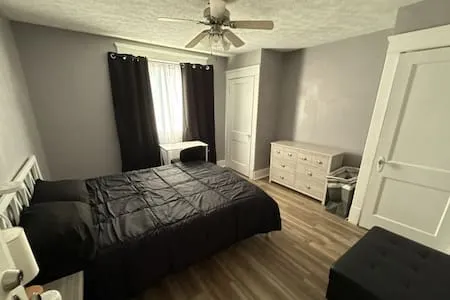 Queen Suite | 2-Car Garage, Full Fridge, Laundry