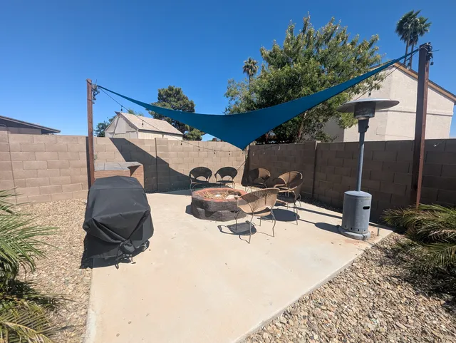 Glendale Room for Rent with pool