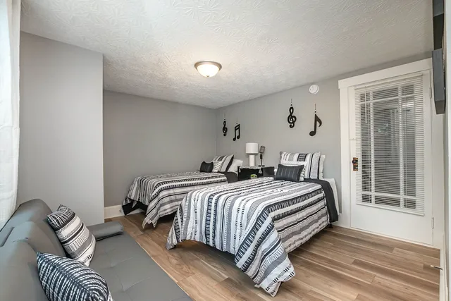 Dayton Street Sports Haven - 3 Bed 2 Bath Sleeps 8