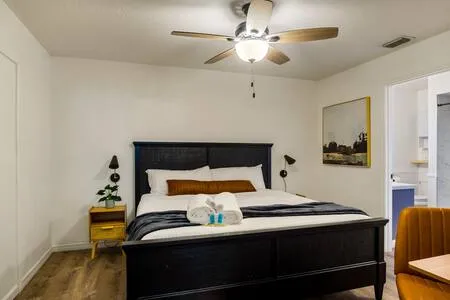 The Luxe Suite At The Blue Cottage in Palm Bay