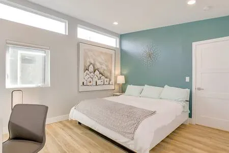 Large 1bed unit king bed w/ac parking FULL kitchen